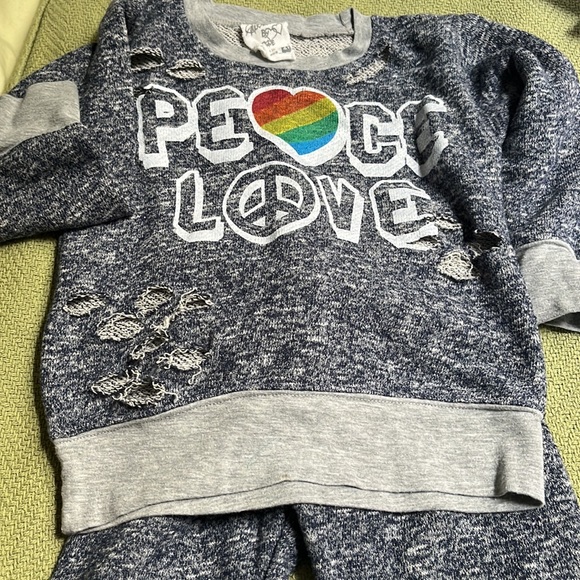 2pc set Flowers by Zoe - Picture 3 of 3